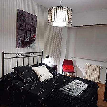 Maria Belkis Apartment Оуренсе Екстериор снимка